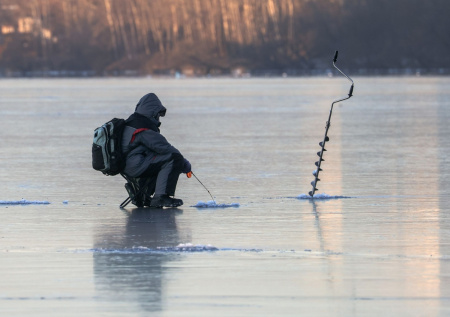 Зимняя рыбалка чуть не закончилась трагедией для 13 мужчин
