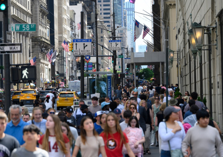 Сотни тысяч украинцев рискуют получить в США только «птичьи права»