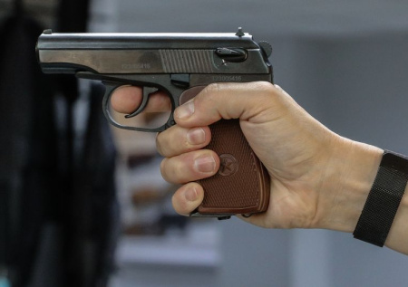 Мигрантам могут запретить покупку оружия