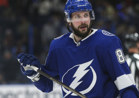 Известный российский хоккеист получил травму в матче НХЛ