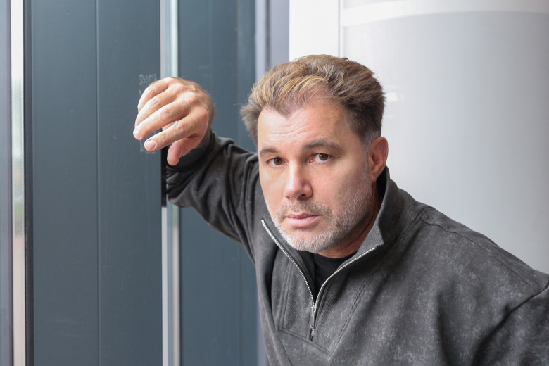 Писатель Олег Рой