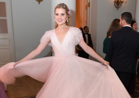 Дочь Александра Малинина устроила вечеринку после разрыва помолвки