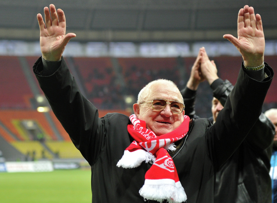 Вице-президент РФС Никита Симонян во время чествования в перерыве матча 31-го тура чемпионата России по футболу между ФК ‭«Спартак» (Москва) и ‭«Локомотив» (Москва)