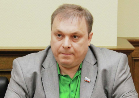 Продюсера «Ласкового мая» объявили в розыск