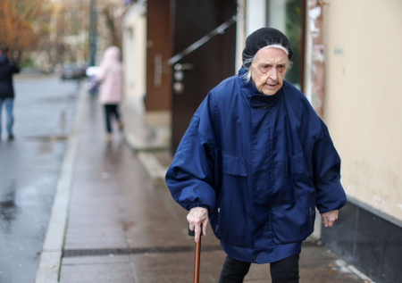 Социальная пенсия в 2026-м: что это, кто их получает, на сколько повысят