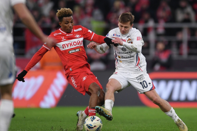 Жедсон Фернандеш (Спартак) и Иван Обляков (ЦСКА)