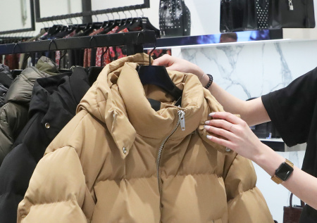 Стилист рассказала, как выбрать зимний пуховик