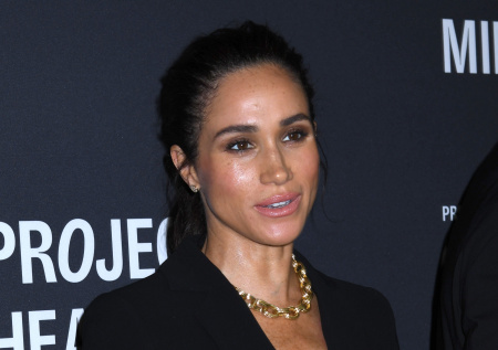 Королевская семья Британии: новости, что получит Маркл за развод с Гарри