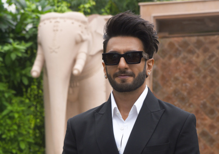 Внук индийского актера был тронут рекламой с участием деда