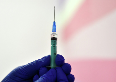 В европейской стране уничтожили миллионы «стухших» доз вакцин от COVID-19