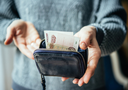 Эксперт рассказал про обязанности работодателя по 13-ой зарплате