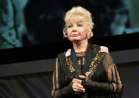 Зависть Миронова, потеря ребенка, три брака: как жила Валентина Шарыкина