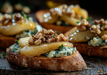 Брускетта с грушей, горгонзолой и грецкими орехами: готовим за 10 минут