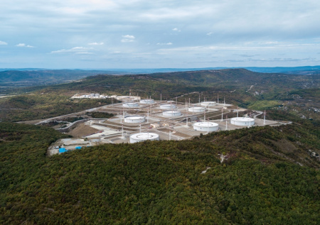 Здание на терминале КТК в Новороссийске оказалось повреждено из-за атак ВСУ