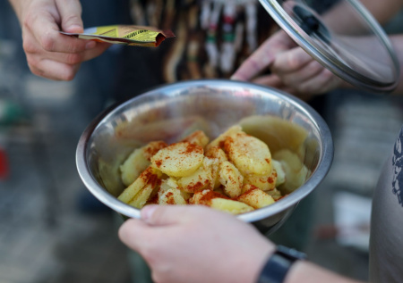 Картофель, который всегда удается: простой способ домохозяйки — и деликатес получается даже из обычных клубней