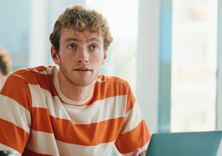 Юрист ответил, может ли работодатель не отпустить сотрудника на сессию