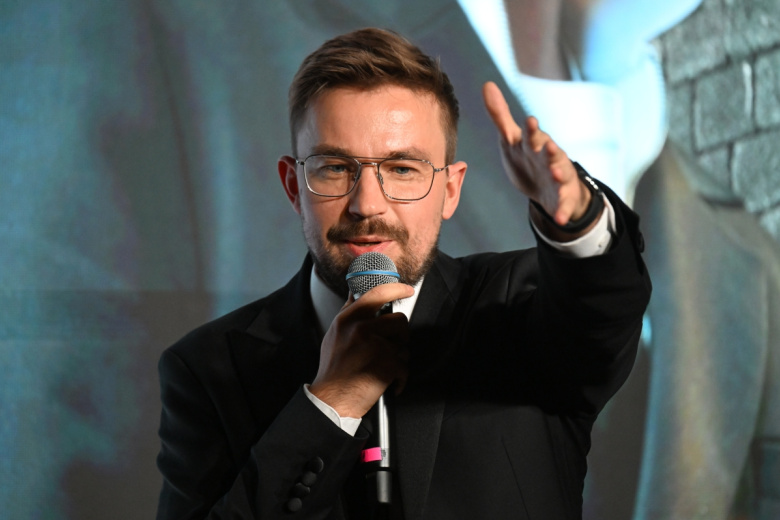 Актер Александр Петров