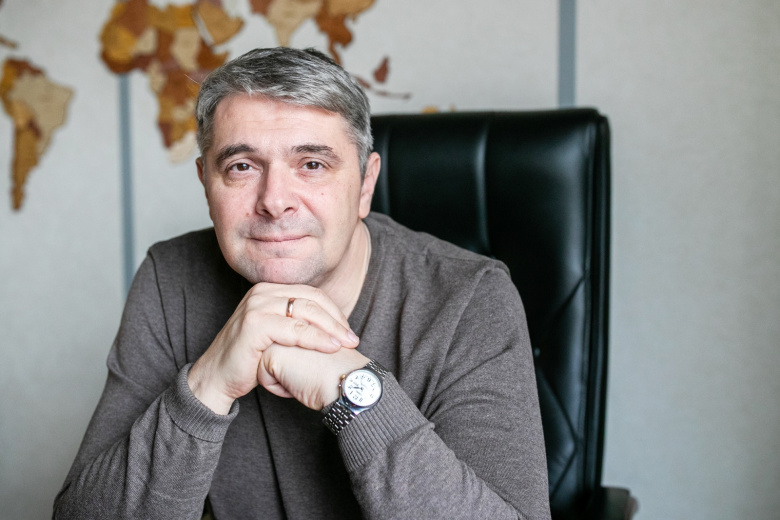 Максим Семов