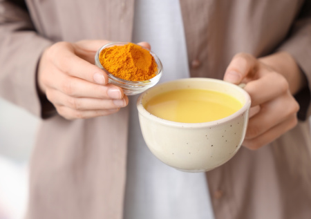 Нутрициолог раскрыла недооцененные свойства куркумы