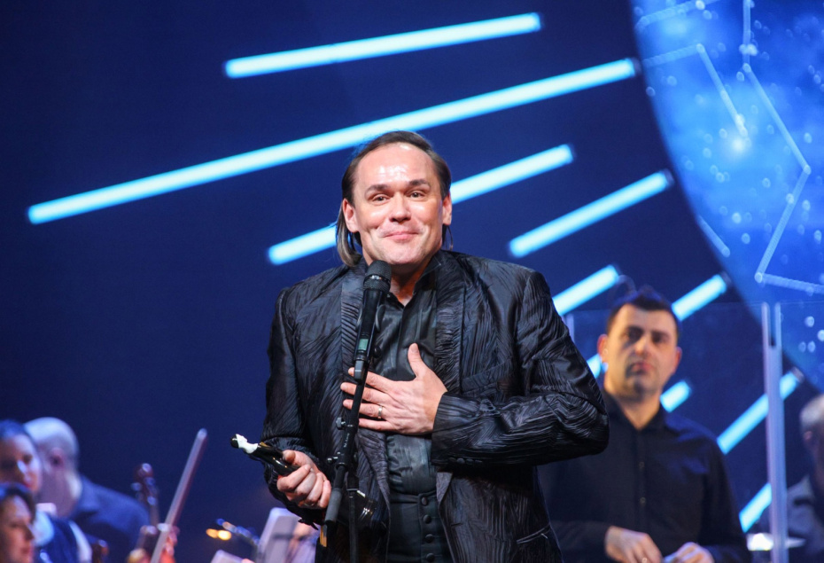 Актер Максим Аверин