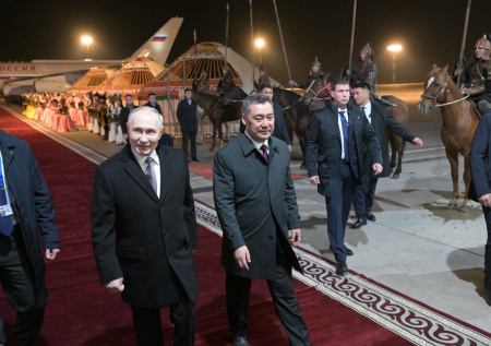 Появились кадры встречи Путина в Киргизии