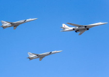 Минобороны подняло в воздух стратегические ракетоносцы Ту-160