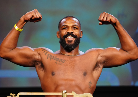 Американскому чемпиону UFC дали квартиру в Чечне