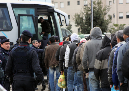 Холод, голод, нищета, мигранты: ЕС ждет адская зима и газ втридорога