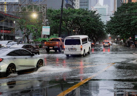 Более 40 тыс. человек пострадали на Филиппинах из-за мощного циклона