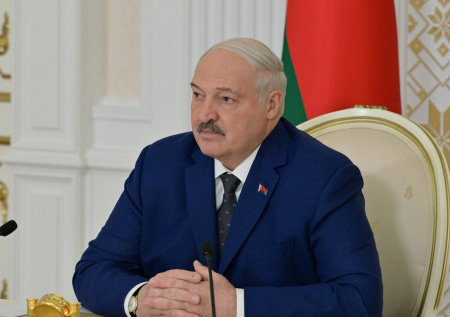 Лукашенко предложил Путину устроить переговоры по Украине в Минске