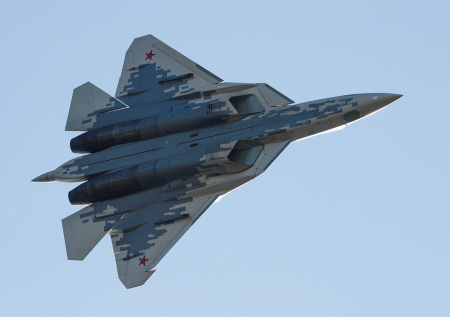 «Продолжает совершенствоваться»: Чемезов рассказал о боевом крещении Су-57