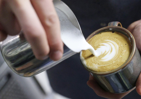 Нутрициолог предупредила об опасности горячих напитков