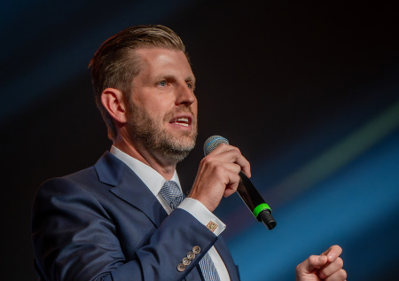 Сын Трампа раскрыл истинные цели критиков мирных переговоров по Украине