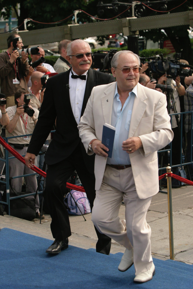 Президент XXVIII Международного Московского кинофестиваля кинорежиссер Никита Михалков и народный артист России, актер и режиссер Всеволод Шиловский (слева направо) на церемонии открытия кинофестиваля