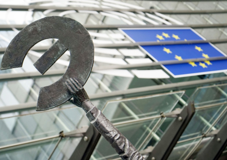 Евросоюз уличили в желании потребовать от Украины возврат займа