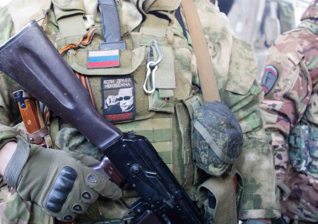 Российский военный спас украинскую девочку из-под обстрелов в Марьинке