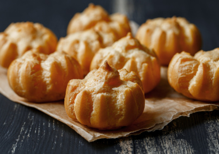 Французские профитроли — лучше, чем в кафе: рецепт за 20 минут