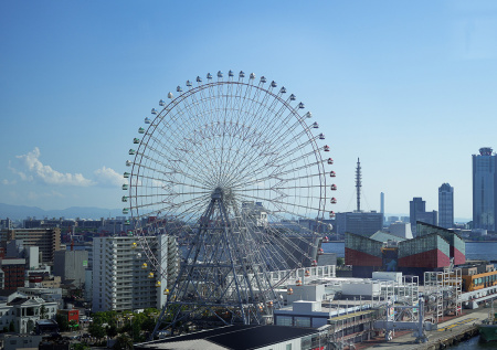 20 человек застряли в воздухе из-за аварии на аттракционе
