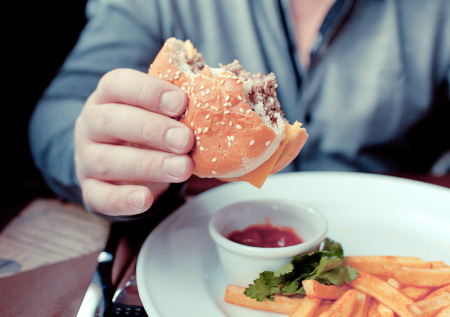 Фастфудный марафон убил молодого фитнес-тренера