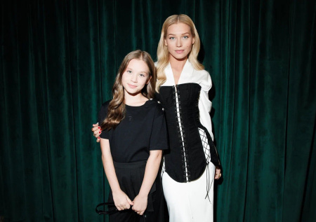 Асмус опубликовала редкие кадры с «женщиной» от Харламова