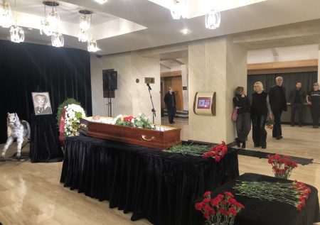 Появились первые кадры церемонии прощания с Валентиной Шарыкиной