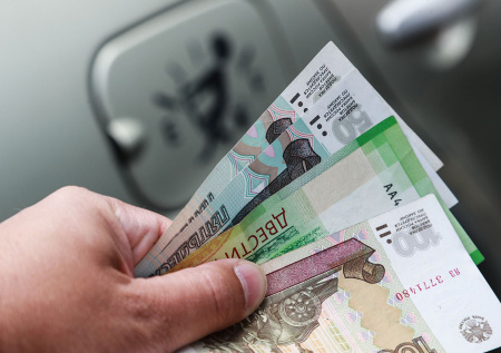 Российский бензин продолжает дешеветь