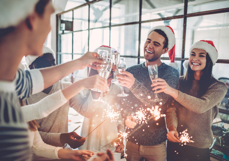 Юрист объяснил, когда начальство вправе заставить пойти на корпоратив