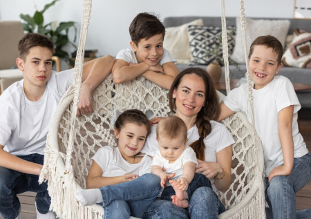 Названы ключевые меры поддержки матерей и детей в России