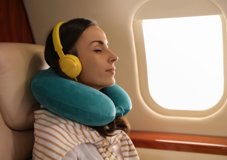 Психолог объяснила, почему молодежь любит путешествовать в одиночку