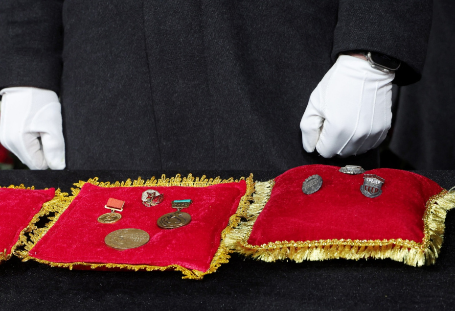 Церемония прощания с олимпийским чемпионом 1956 года в составе сборной СССР по футболу Никитой Симоняном на стадионе «ЛУКОЙЛ Арена» в Москве