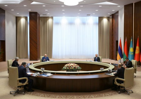 Лукашенко направил России напутственные слова на саммите ОДКБ