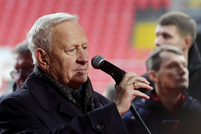 Почетный президент Российского футбольного союза (РФС) Вячеслав Колосков на церемонии прощания с олимпийским чемпионом 1956 года в составе сборной СССР по футболу Никитой Симоняном на стадионе «Лукойл Арена» в Москве