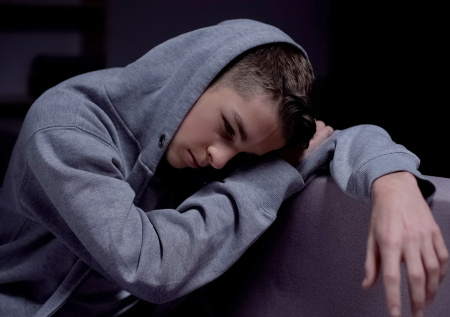 Нарколог раскрыл, почему нельзя отдавать детей в частные рехабы