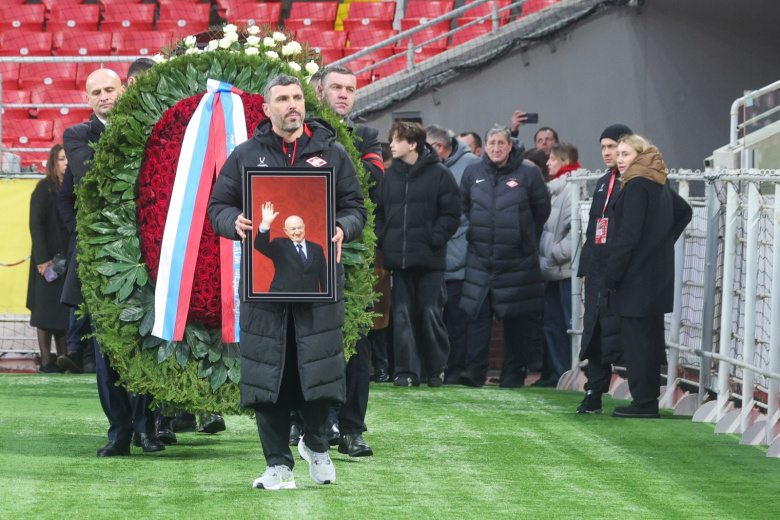 Прощание с олимпийским чемпионом Никитой Симоняном